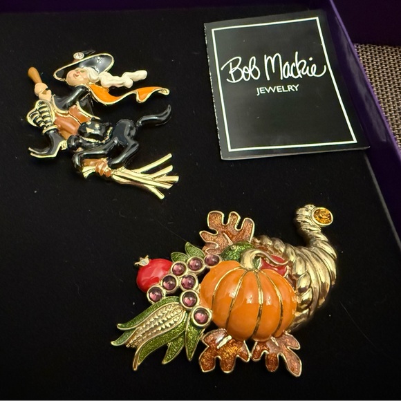 Bob Mackie Brooch Set Witch Halloween & Thanksgiving Cornucopia NOS w/Box - Picture 1 of 12